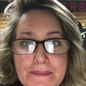 Meet your Posher, Lauri